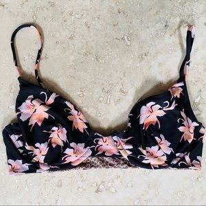 ACACIA SWIMWEAR ~ Manhattan Top, L